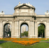 Puerta de Alcalá de Madrid - Cómo llegar a la UAH desde Madrid